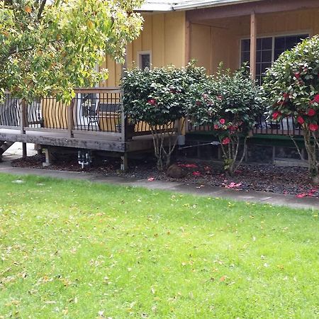 Redwood Inn Willits Exterior foto