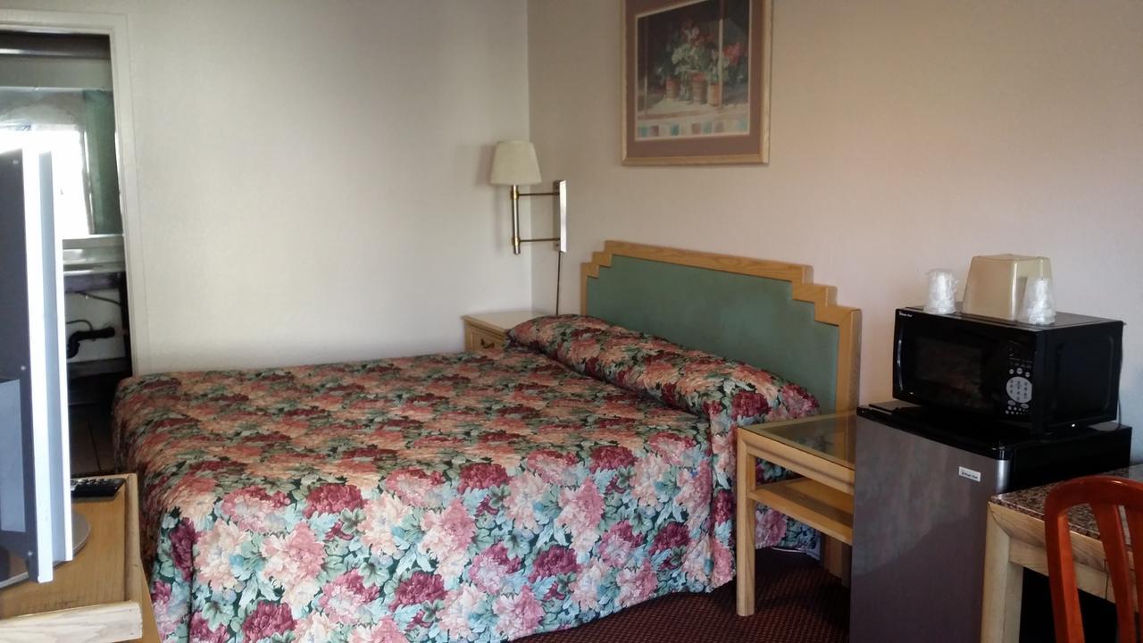 Redwood Inn Willits Exterior foto