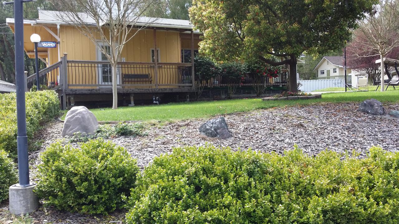 Redwood Inn Willits Exterior foto